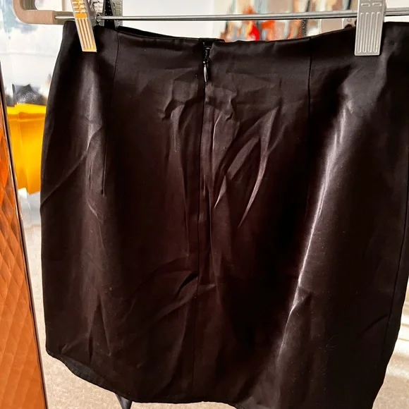 Xs Express Black Satin Skirt like new - Picture 7 of 10